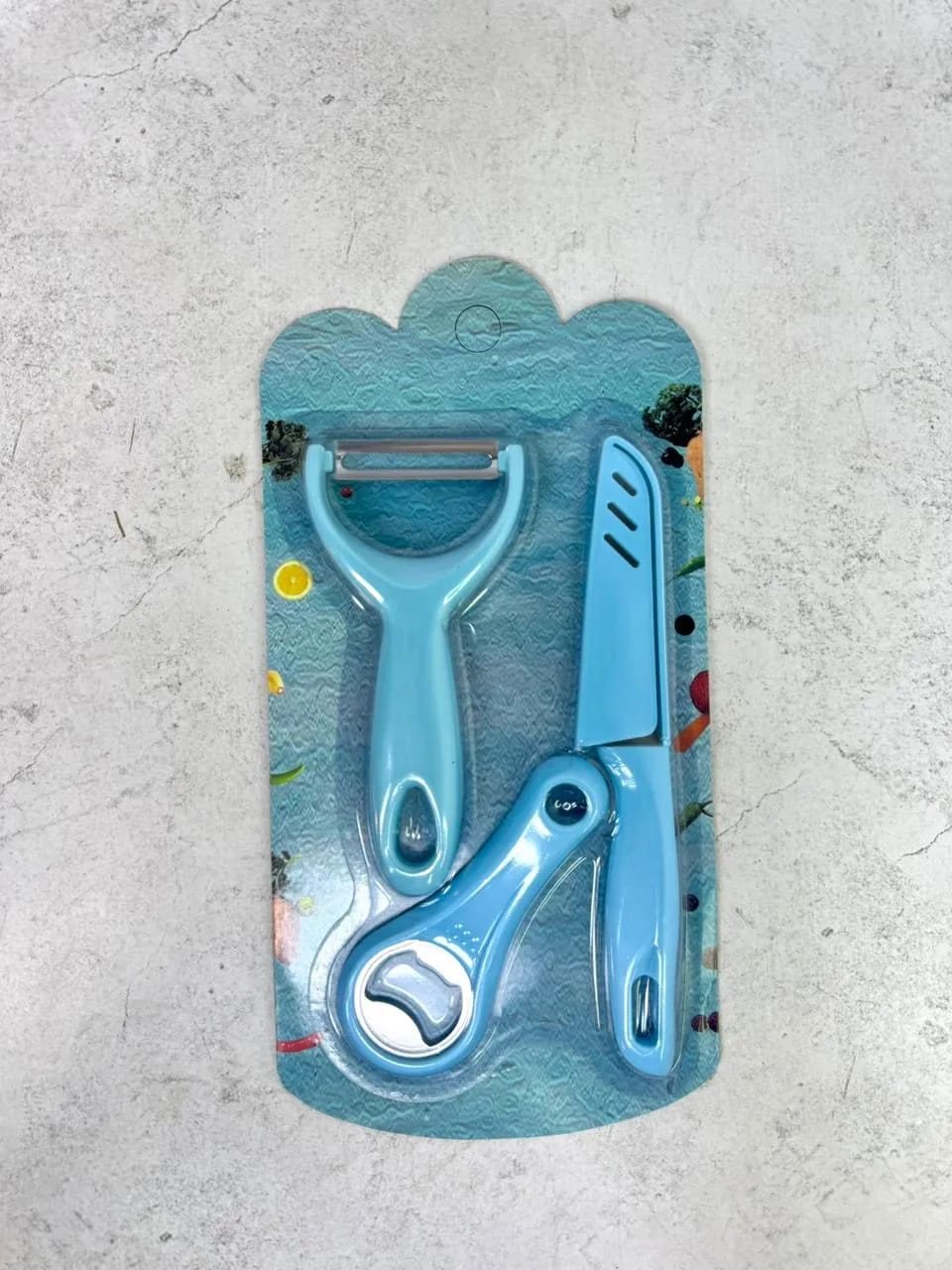 Pela papa + cuchillo + abre lata